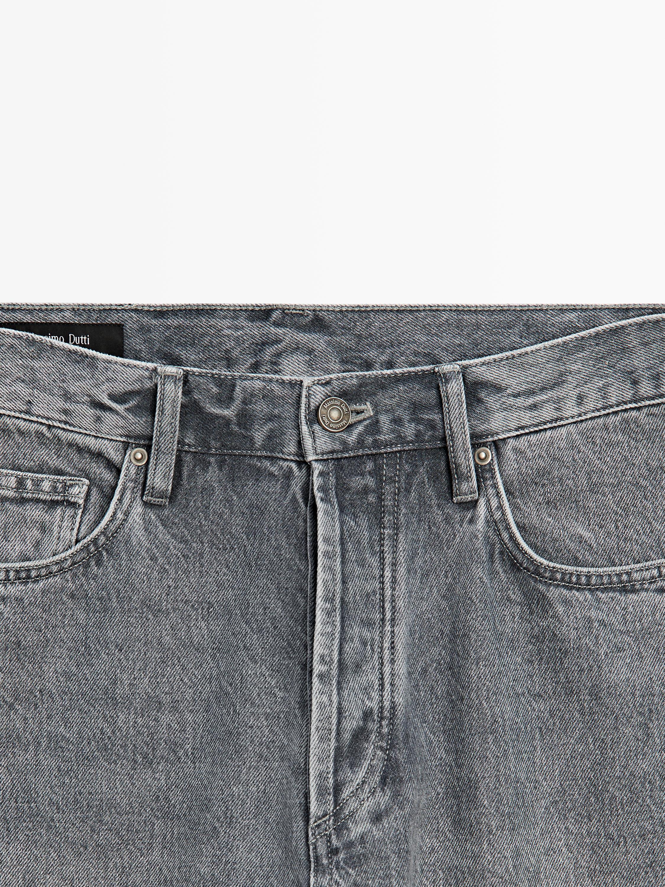 Straight-leg jeans